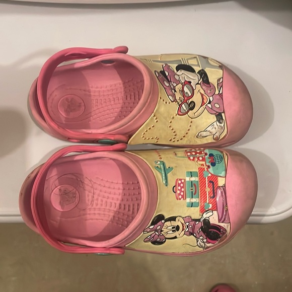 Minnie Crocs - Picture 1 of 3